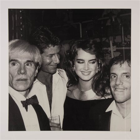 Anonym/Anonimo Andy Warhol, Calvin Klein e Brooke Fields allo "Studio 54",...