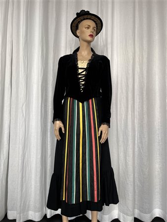 Anonym/Anonimo Dirndl donna Castelrotto, metà ‘900;Corpetto In velluto, gonna...