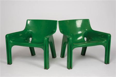 Vico Magistretti Coppia sedie modello Vicario, Anni ‘70;Plastica color verde,...