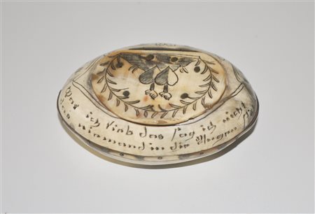 Sterzinger Hornarbeit/Vipiteno Tabacchiera in corno di Vipiteno - con due...