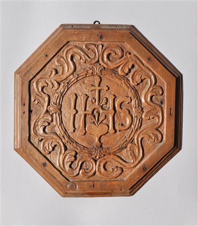 Anonym/Anonimo Rilievo da salotto con monogramma di Cristo, Tirolo, XIX...