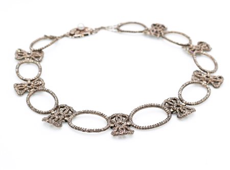 Girocollo in platino, oro, diamanti e perla