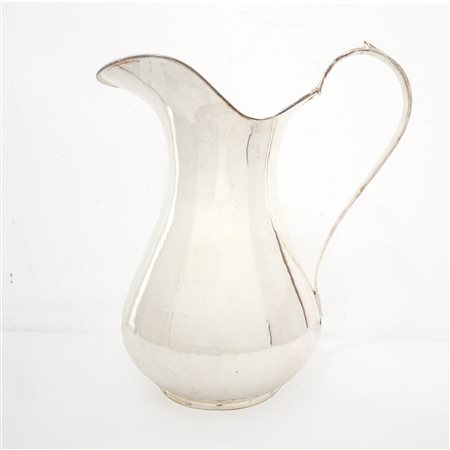 Caraffa in argento 800 lavorata a mano