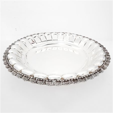 Ciotola rotonda  in argento 800 con bordo decorato da conchiglie