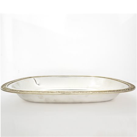 Enea Stefani (1886 - 1974)  - Piatto da portata silver plated con bordo lavorato a sbalzo dorato