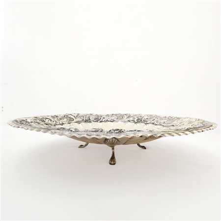 Alzatina in argento 800 sbalzata con ghirlande floreali