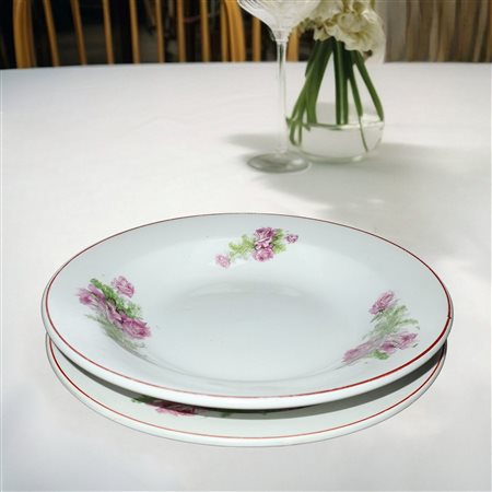 Ceramica Palermo  Ceramiche Florio - Assortimento di un servizio in ceramica bianca con decori floreali, 1921-1939