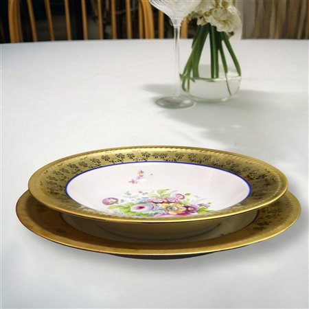 Bavaria Johann seltmann vohenstrauß - Completissimo servizio di piatti, da tè e caffè da 12 in porcellana bianca con bordo oro e decoro floreale al centro