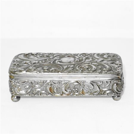 Piccola scatola rettangolare decorata a sbalzo in sheffield