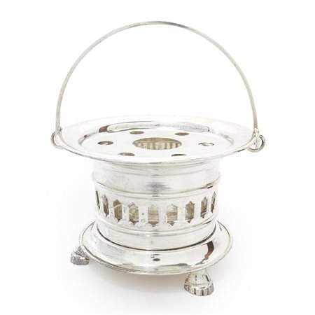 Fioriera a cestino in metallo argentato con portafiori in vetro