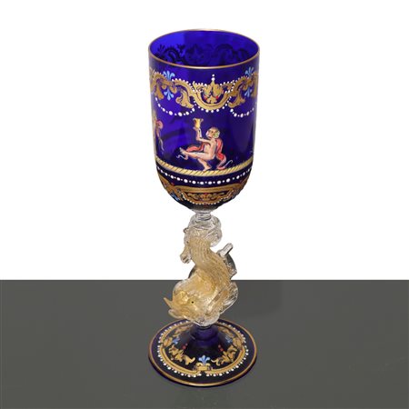 Bicchiere in vetro di Murano con decorazioni in oro su fondo blu