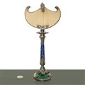 Importante lampada da tavolo in argento con parti dorate, in malachite, lapislazzuli. Presenti punzoni 