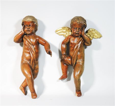 COPPIA DI ANGELI IN LEGNO INTAGLIATO uno con alucce dorate, difetti h cm 64...