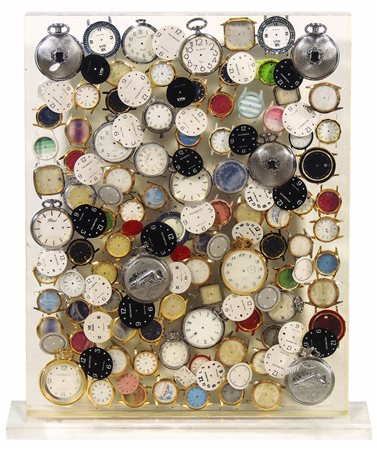 FERNANDEZ ARMAN (1928-2005) Senza Titolo 2003 inclusione di orologi in resina...