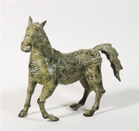 CAVALLO ORIENTALE IN METALLO PATINATO h cm 27,5 ORIENTAL PATINATED METAL HORSE