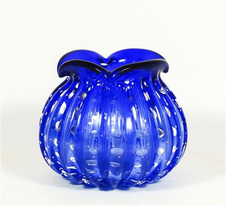VASO IN VETRO SOFFIATO BLU Murano, Barovier e Toso corpo baccellato con...