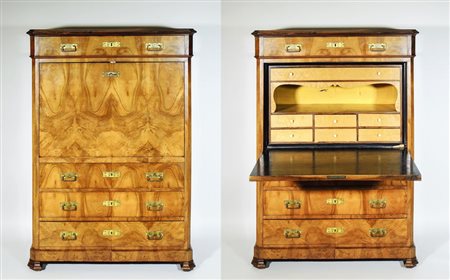 SECRETAIRE IMPIALLACCIATO IN PIUMA DI NOCE inizio del XX secolo angoli...