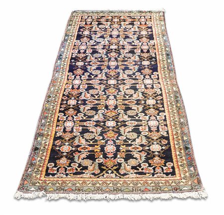 TAPPETO GALLERIA PERSIANO TABRIZ MALAYER 1950 circa fondo nero, campo con...