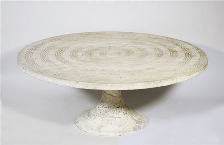 TAVOLINO "ONDA" IN TRAVERTINO Lorenzo Papi, Anni Settanta piano circolare...