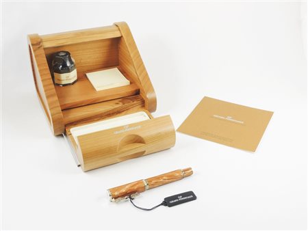 PENNA STILOGRAFICA IN CELLULOIDE E ARGENTO STERLING The Tourbillon Fountain...