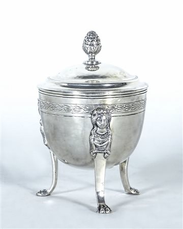 PICCOLA ZUCCHERIERA IN ARGENTO Napoli, 1824-1832 presa modellata come una...