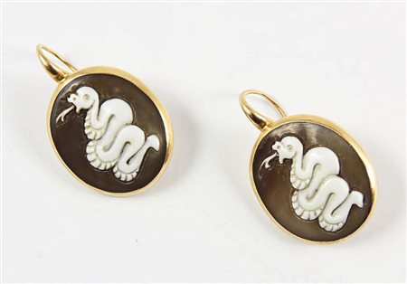 PAIO DI ORECCHINI IN ORO GIALLO CON CAMMEI IN CONCHIGLIA Pomellato cammei...