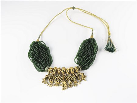 COLLANA A PIASTRINE IN ORO GIALLO India con torchon formato da fili di...