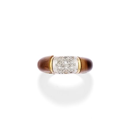 Anello con agata e diamanti  in oro giallo 18k