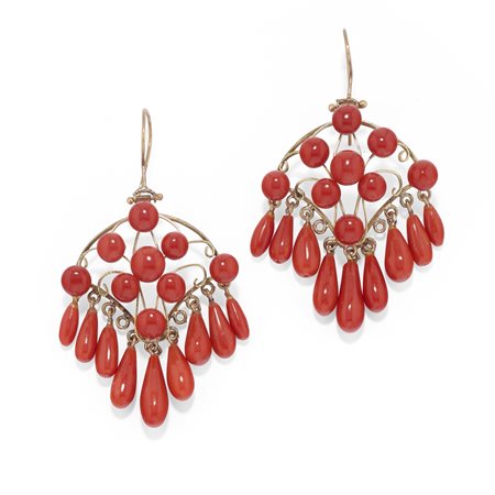 Orecchini con corallo  in oro 9k