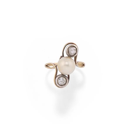 Anello con perla e diamanti  in oro giallo 18k