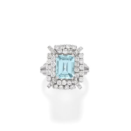 Anello con acquamarina  in oro bianco 18k 