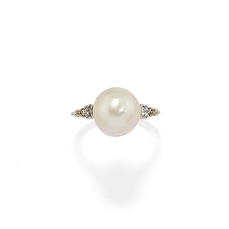 Anello con perla in oro bianco 18k
