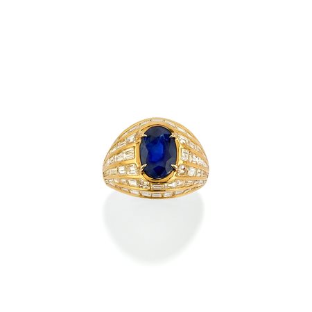 Anello con zaffiro Ceylon in oro giallo 18k