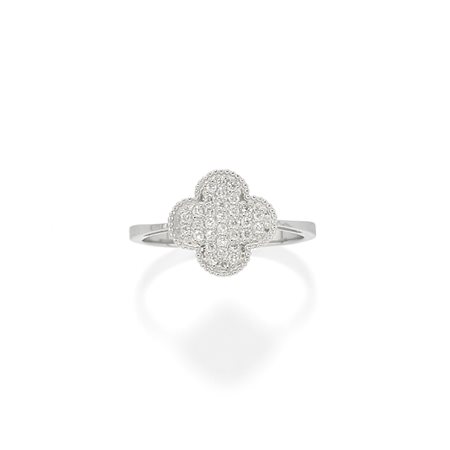 Anello con diamanti  in platino 