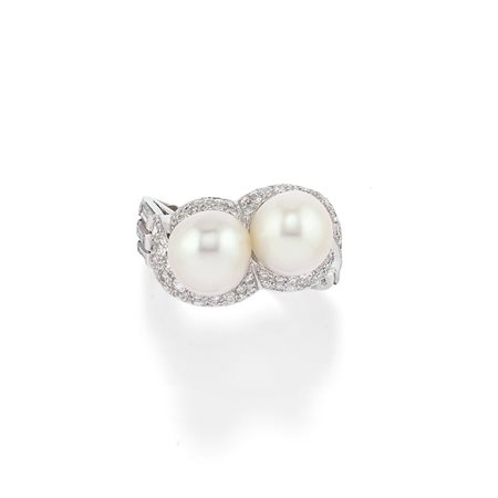Anello con perle  in oro bianco 18k