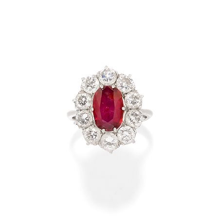 Anello con rubino in oro bianco 18k