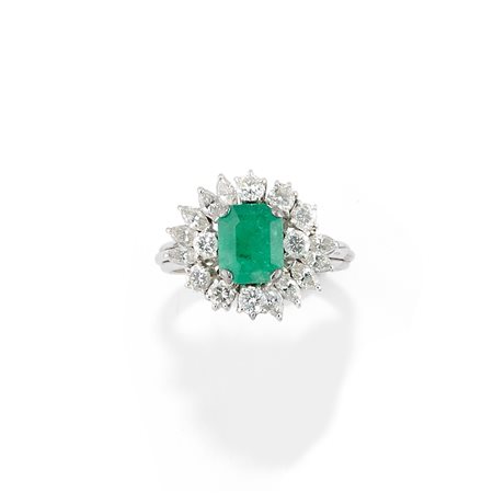 Anello con smeraldo in oro bianco 18k