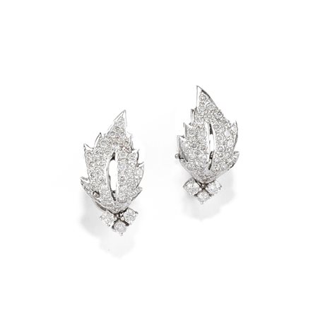 Orecchini con foglie in oro bianco 18k