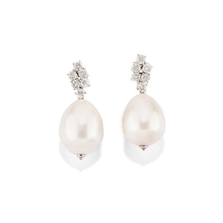 Orecchini con perle in oro bianco 18k