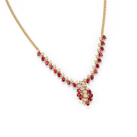 Collana con rubini in oro giallo 18k