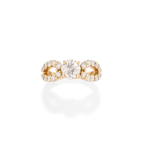 Anello con diamanti in oro giallo 18k