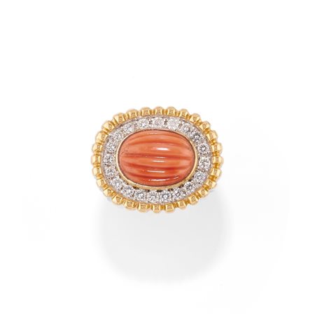 Anello con corallo in oro bicolore 18k