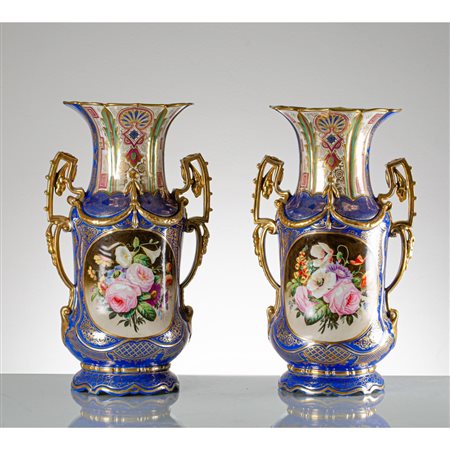 MANIFATTURA FRANCESE DEL XIX SECOLO, Coppia di grandi vasi
