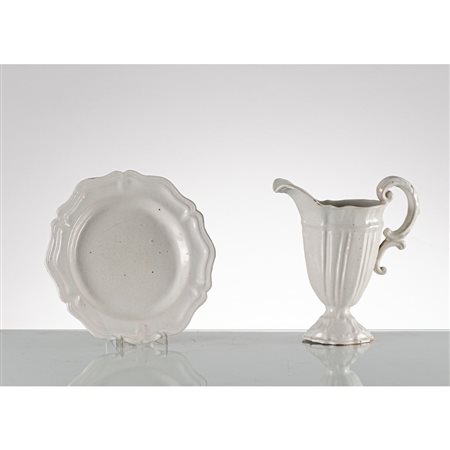 MANIFATTURA CERRETO SANNITA XVIII SEC., Versatoio con piatto