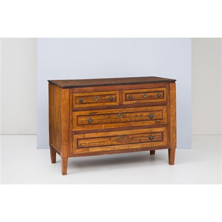 MANIFATTURA ITALIANA DEL XVIII SECOLO, Cassettone