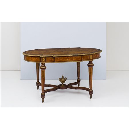MANIFATTURA FRANCESE XIX SECOLO, Importante tavolo da centro