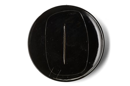 Lucio Fontana "Concetto spaziale" 1959
terracotta ingobbiata, vetrina, taglio e