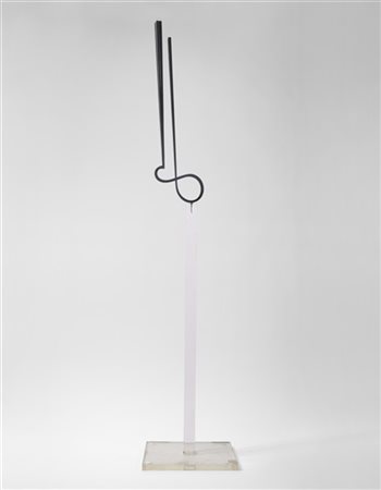 Carmelo Cappello "Motivo verticale" 1990
bronzo verniciato nero a fuoco
cm 77x23