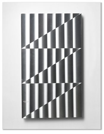 GETULIO ALVIANI "Superficie a testura vibratile" 1973
alluminio
cm 36x21
Firmato