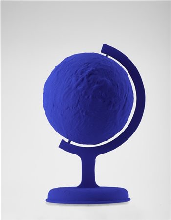 YVES KLEIN "La terre bleue" 1957
pigmento IKB e resina sintetica su calco in ges